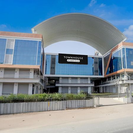 Super Townhouse Ambaji Formerly Hotel Kardhar Inn المظهر الخارجي الصورة
