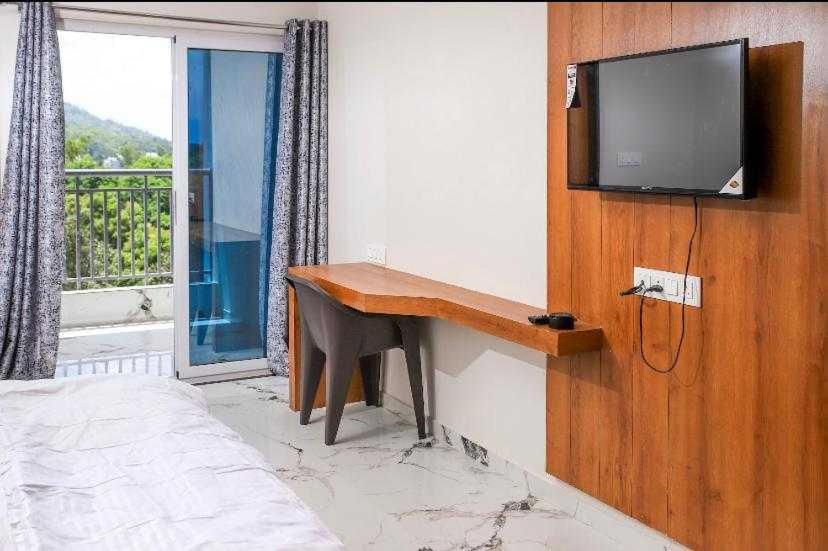 Super Townhouse Ambaji Formerly Hotel Kardhar Inn المظهر الخارجي الصورة