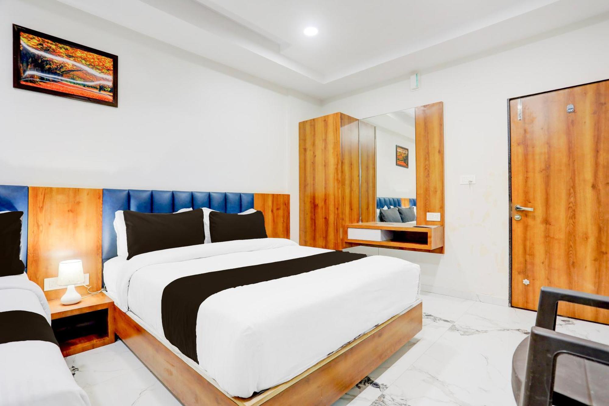 Super Townhouse Ambaji Formerly Hotel Kardhar Inn المظهر الخارجي الصورة