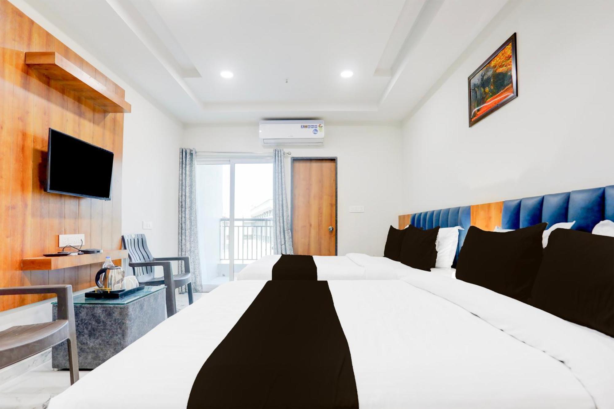Super Townhouse Ambaji Formerly Hotel Kardhar Inn المظهر الخارجي الصورة