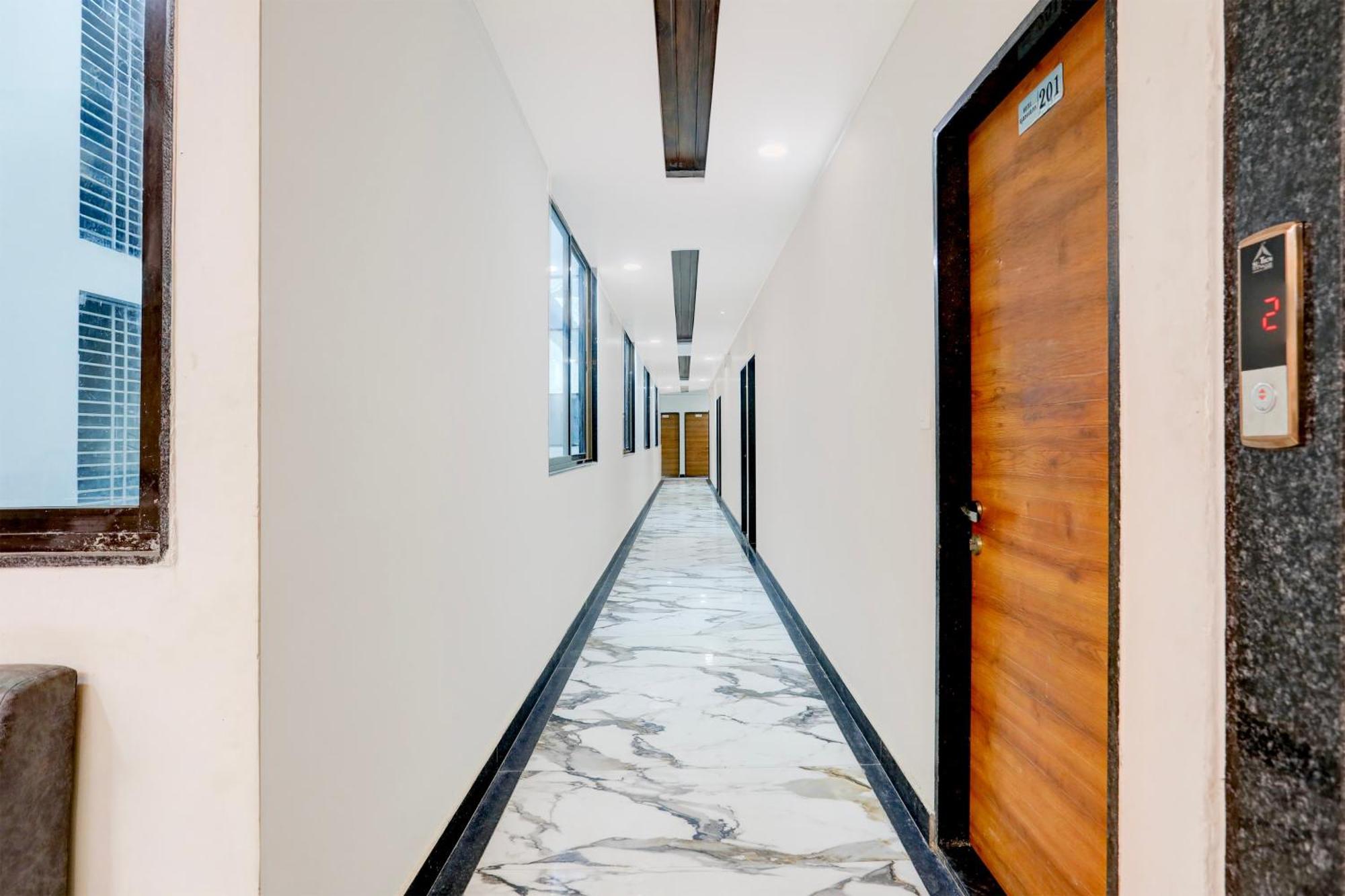 Super Townhouse Ambaji Formerly Hotel Kardhar Inn المظهر الخارجي الصورة