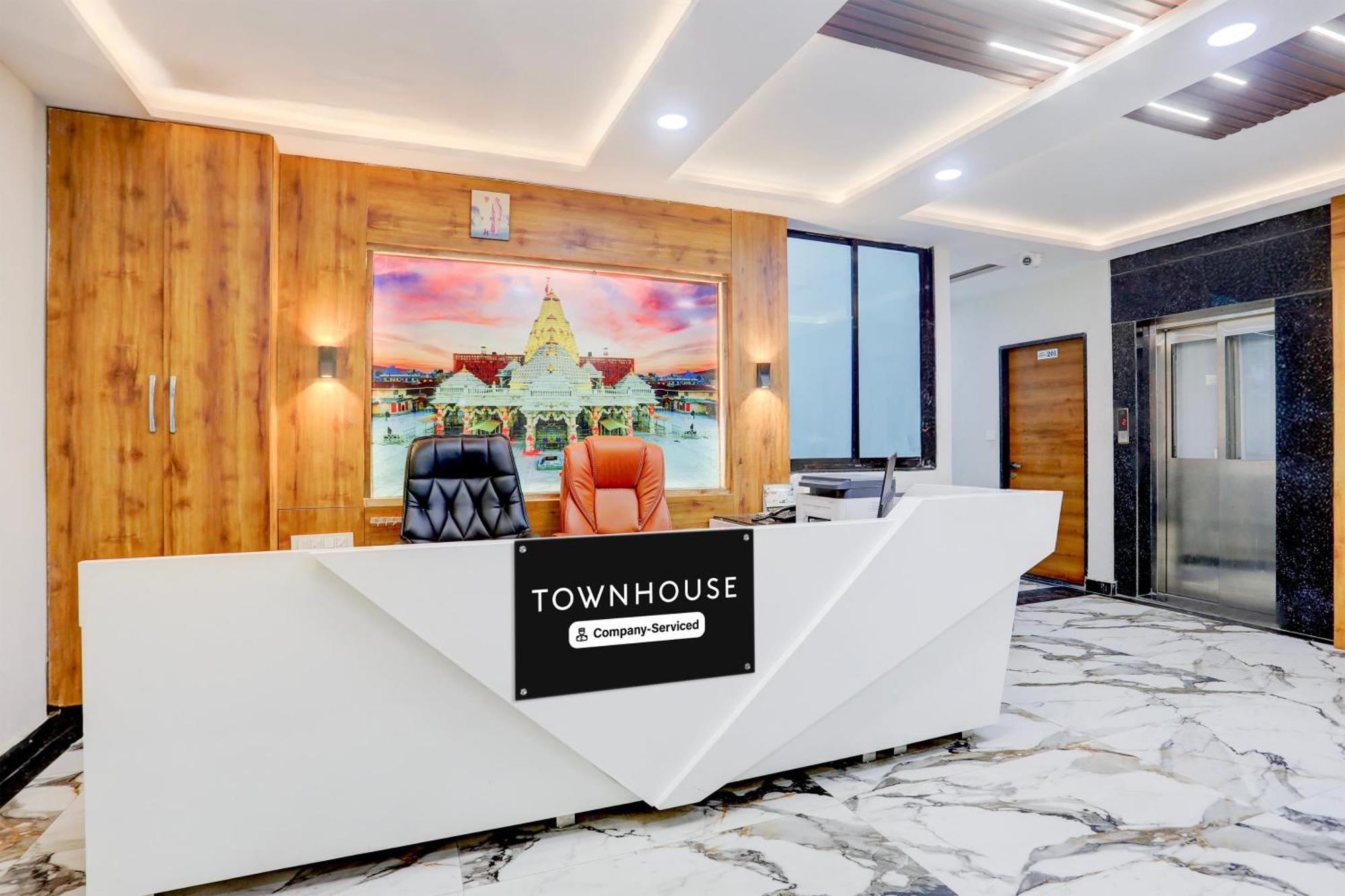 Super Townhouse Ambaji Formerly Hotel Kardhar Inn المظهر الخارجي الصورة